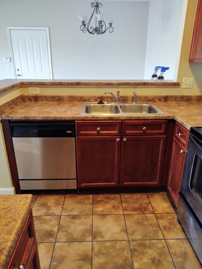 Building Photo - 7221 Althorp Way