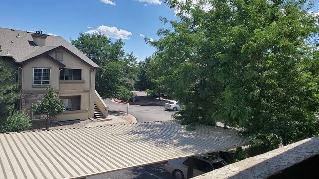 Foto del edificio - 6984 Ash Creek Hts