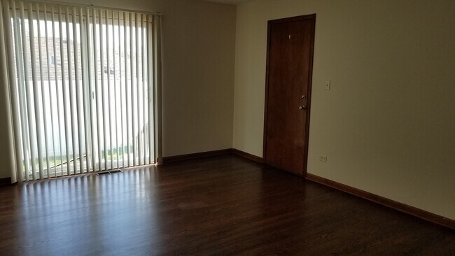 Foto del edificio - 4941 Stanley Ave