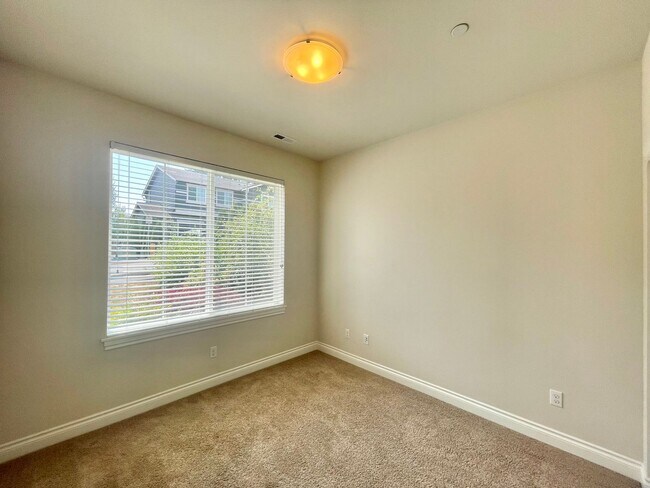 Building Photo - Great Home For Rent