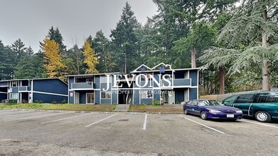 Building Photo - 2076 E 56th St