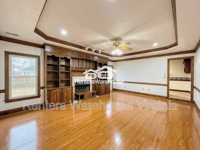 Foto del edificio - 352 Peace Haven Dr