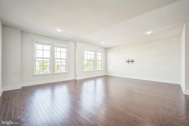 Building Photo - 25443 Hartland Orch Ter