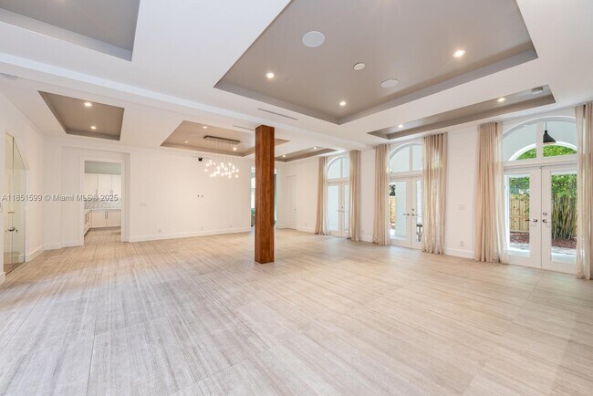 Building Photo - 3875 Park Ave