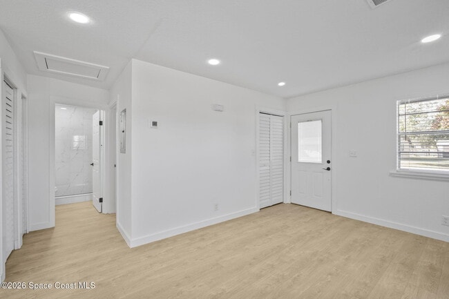 Foto del edificio - 1325 Cheney Hwy