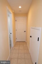 Building Photo - 404 Talahi Rd SE