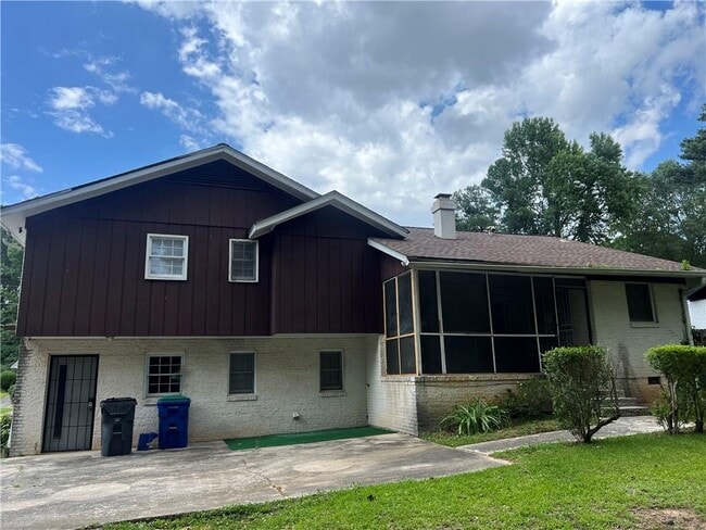 Building Photo - 5580 Scofield Rd