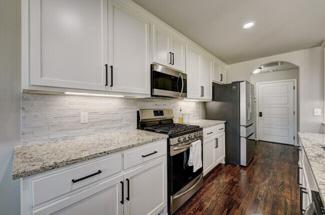 Foto del edificio - Beautiful Fully Furnished Home in Broken Arrow!