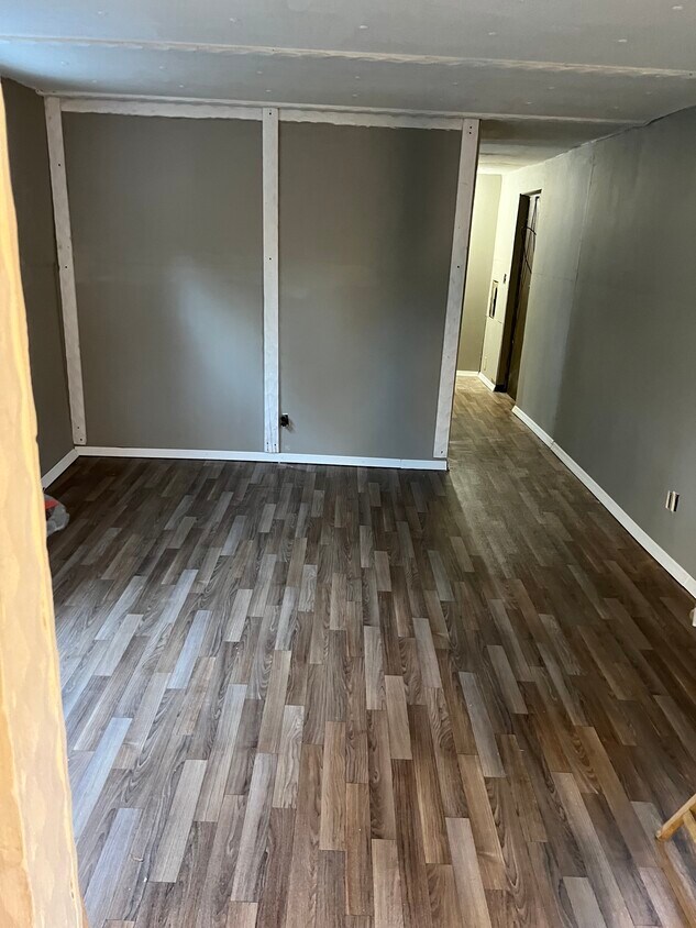 Dormitorio - suelo nuevo y pintura nueva - 3700 Market St