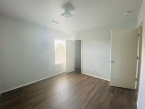 Building Photo - 200 E Marietta Ct