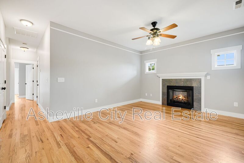 Foto principal - 102 Estelle Park Dr