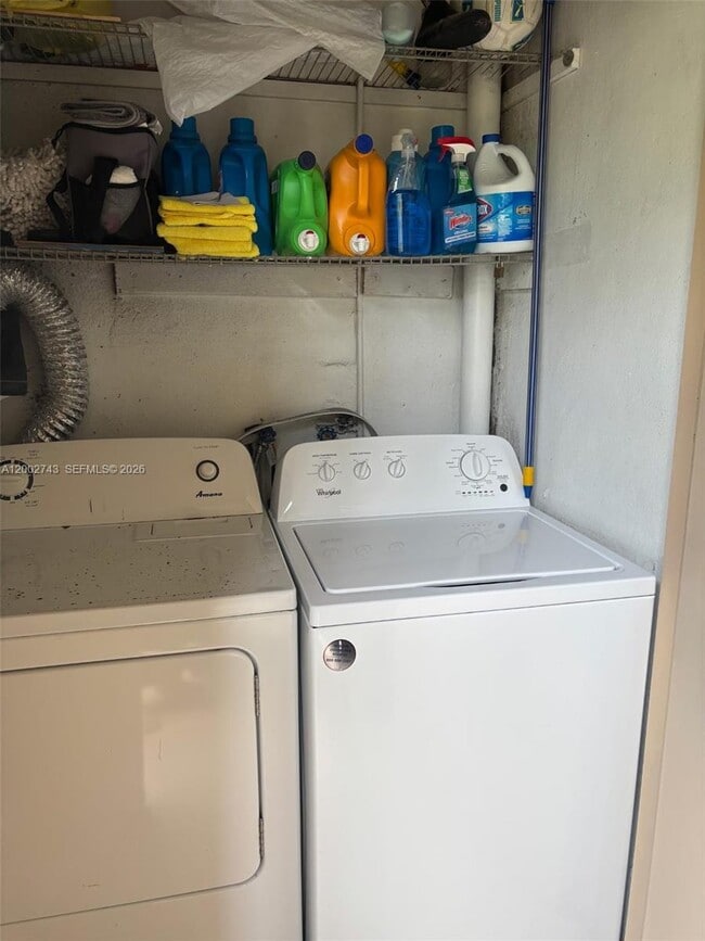 Foto del edificio - 14421 N Kendall Dr