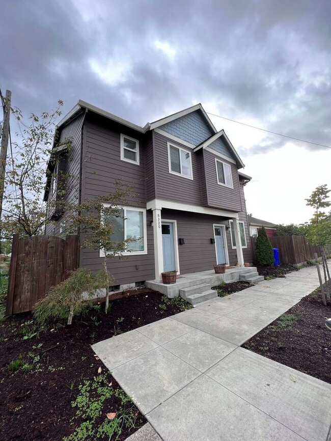 Building Photo - Coming Soon- Charming 3-Bedroom Townhome i...