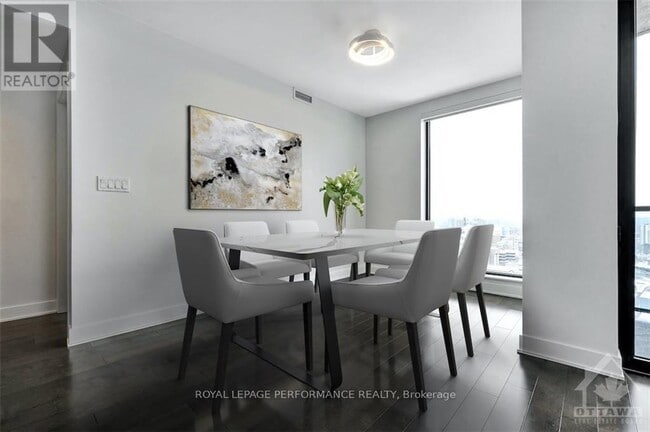 Building Photo - 20 Daly Ave