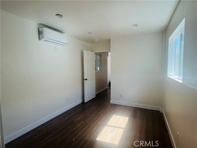 Foto del edificio - 12765 Woodcock Ave