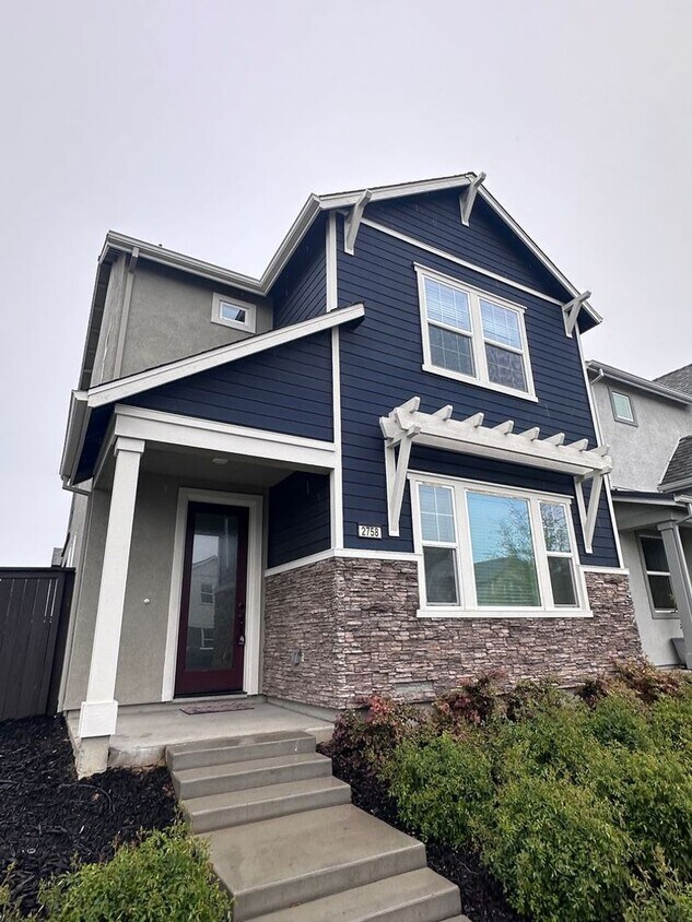 Primary Photo - Beautiful/Spacious 3/2.5 (SOLAR) Natomas! ...