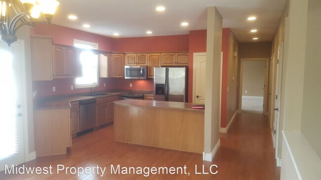 Building Photo - 5 br, 3.5 bath House - 317 Green Meadows Cr