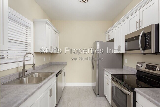 Foto del edificio - 216 Bentbrook Pl