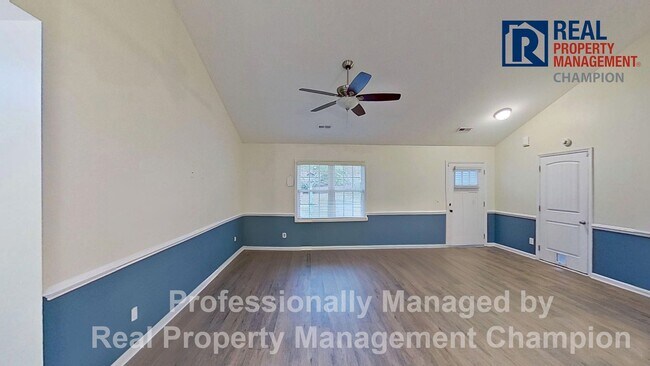 Foto del edificio - 3 BD/2 BA Home w/Split Bedrooms, Bonus Room, Fenced Yard & Attached Garage