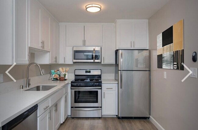 Building Photo - 348 W Chevy Chase Dr