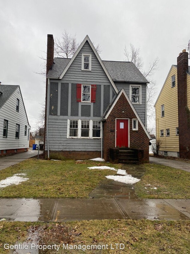 Foto principal - 3 br, 1.5 bath House - 16204 Invermere Ave