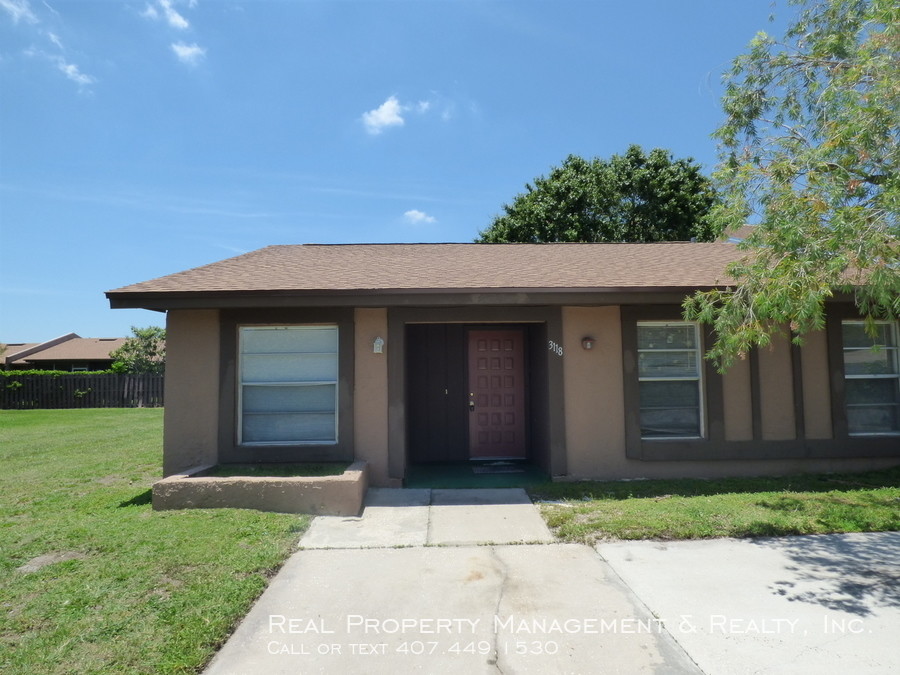 Primary Photo - Nice 3 BR / 2 BA Home In Royal Manor Villas