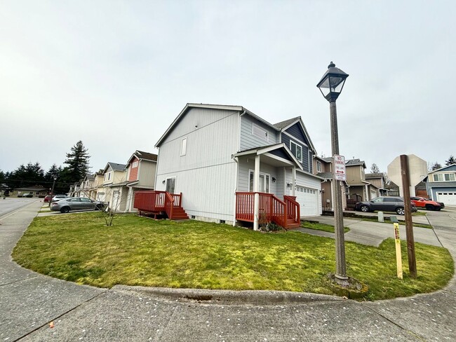 Building Photo - 4 bedroom house in Bremerton area.