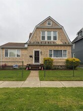 Building Photo - 318 Earle Ave
