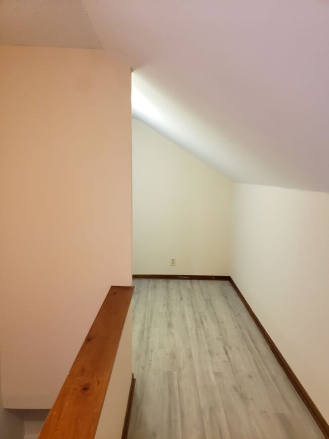 Building Photo - Beautiful 4 bedroom in Mac Groveland area