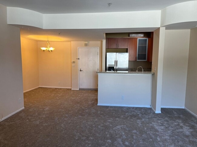 Building Photo - 620 S Gramercy Pl