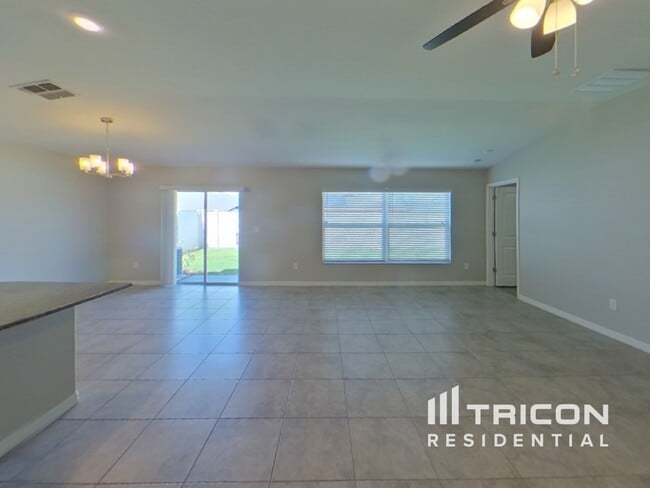 Building Photo - 1615 Broad Winged Hawk Dr