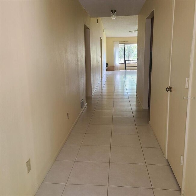 Foto del edificio - 3505 Tarpon Woods Blvd