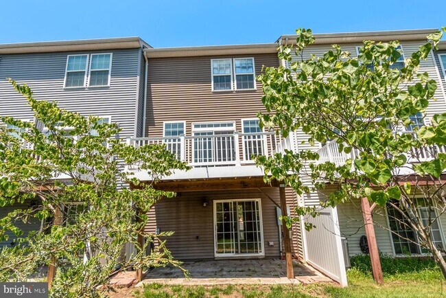 Foto del edificio - 8405 Girvan Ct