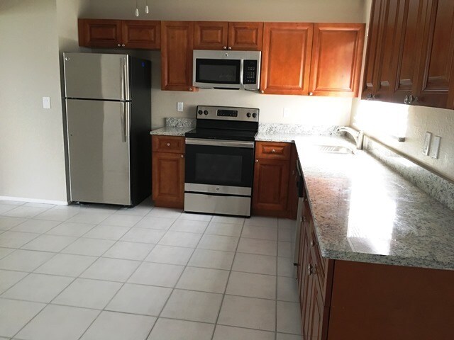 Building Photo - 6825 Appomattox Dr