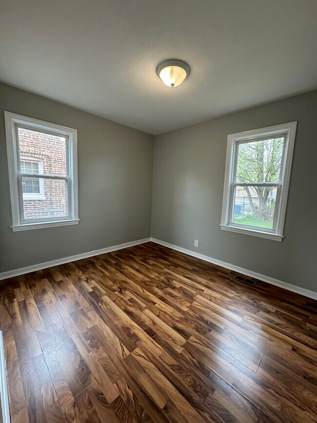 Building Photo - Beautiful 3-bedroom house for Rent AVAILAB...