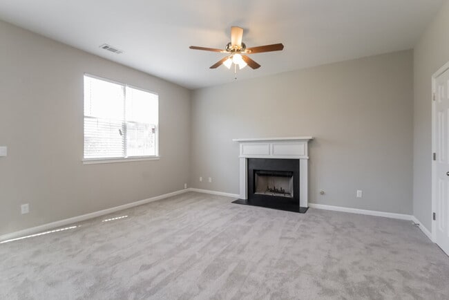 Building Photo - 6923 Silver Grass Ct