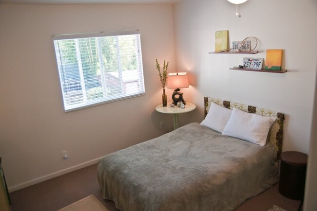 Bedroom - 473 Alcatraz Ave