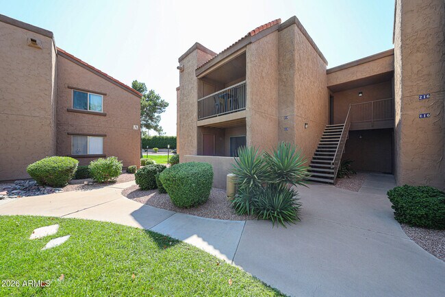 Foto del edificio - 8250 E Arabian Trail