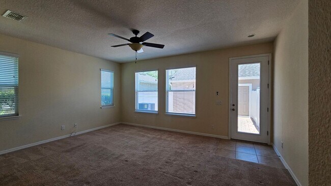 Foto del edificio - Spacious Randal Park Townhome