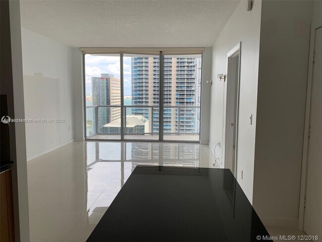 Foto del edificio - 1050 Brickell Ave