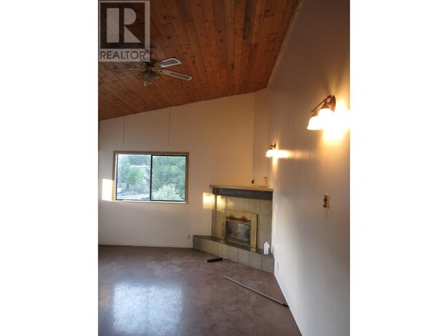 Building Photo - 2165 Prairie Ave
