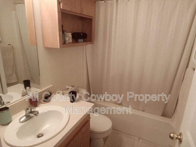 Foto del edificio - 1657 N 5th St