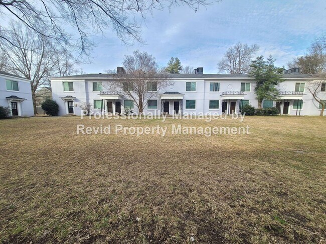 Building Photo - 2 Bedroom 1 Bath!