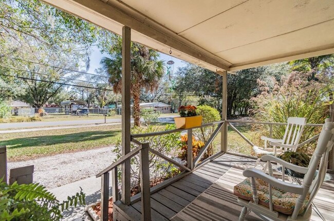 Building Photo - 10415 Gloria St