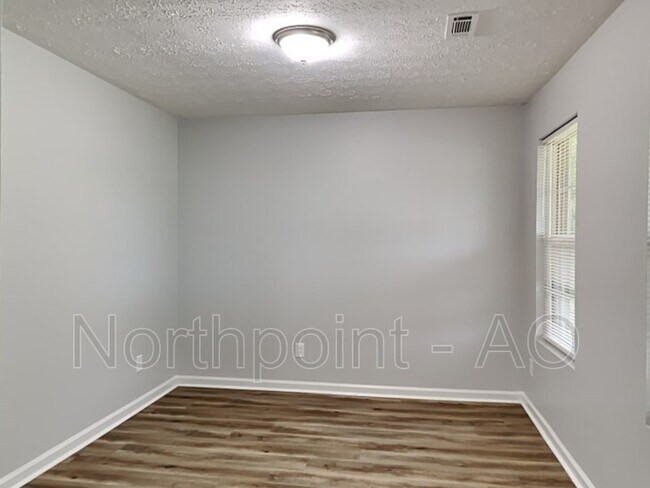 Building Photo - 130 Railside Dr