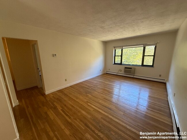 Building Photo - 282 Grove St