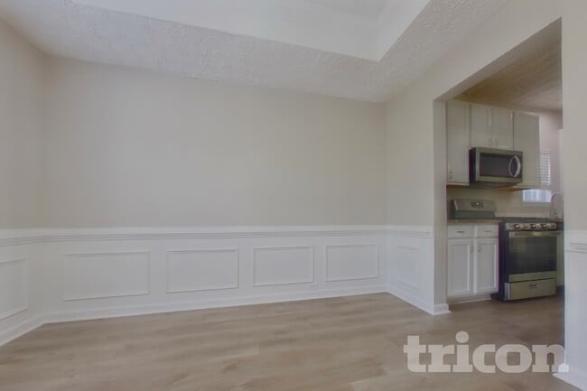 Building Photo - 411 Clearstream Ln