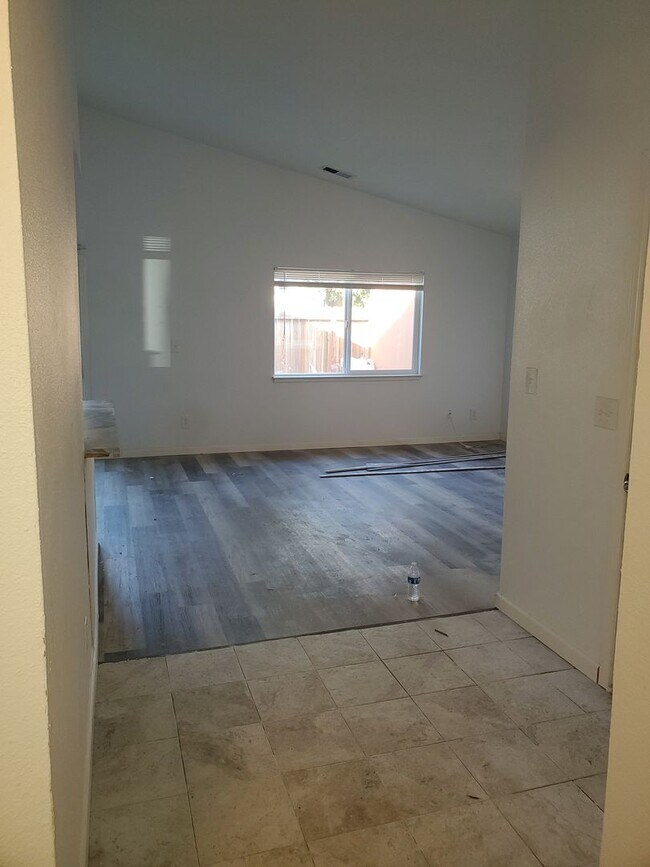Foto del edificio - B3824/3825