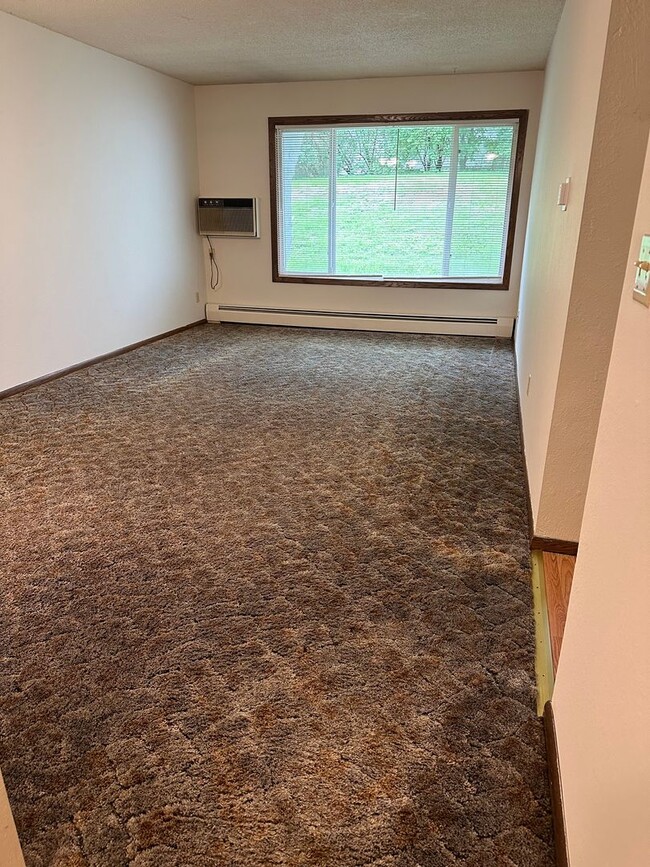 Building Photo - One Bedroom