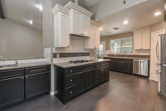 Building Photo - 8806 Lakeside Forest Dr